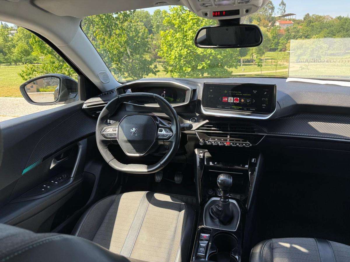 peugeot-2008-2021-diesel-1499cc