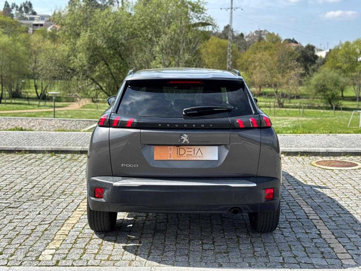 peugeot-2008-2021-gasolina-1199cc