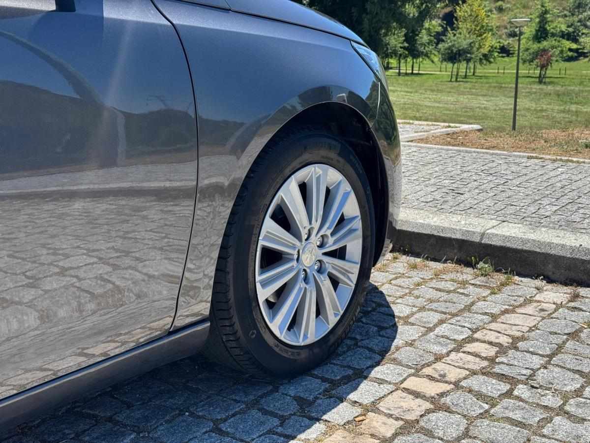 peugeot-308-2017-gasolina-1199cc