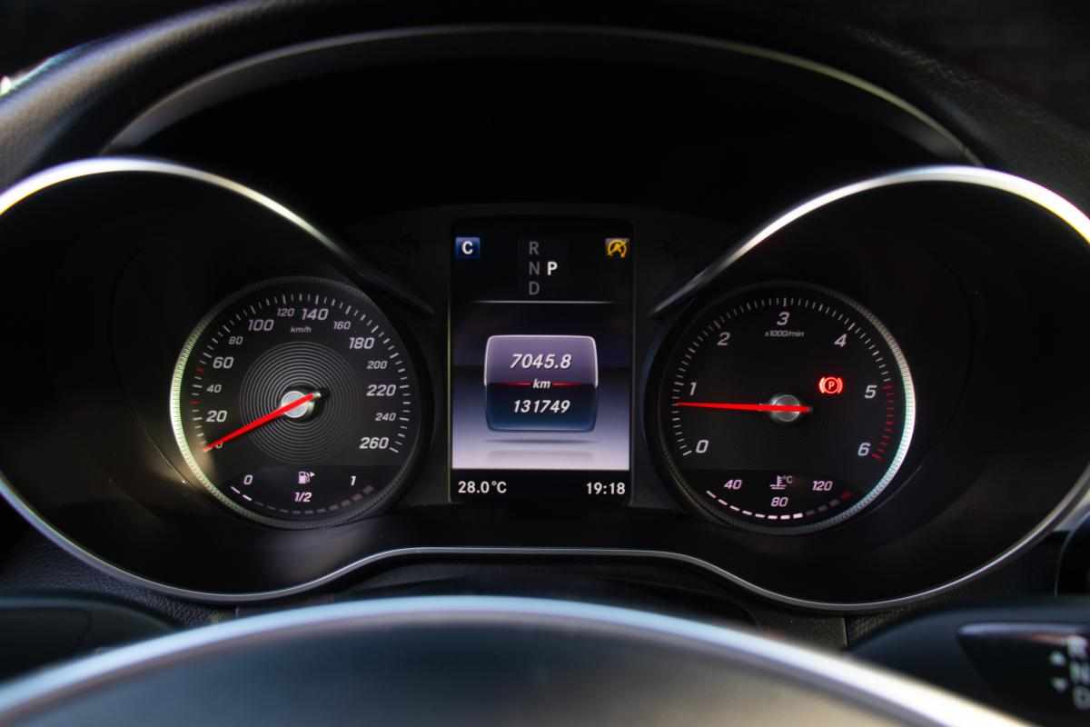 mercedes-benz-glc-250-d-4matic-2018-diesel-2143cc