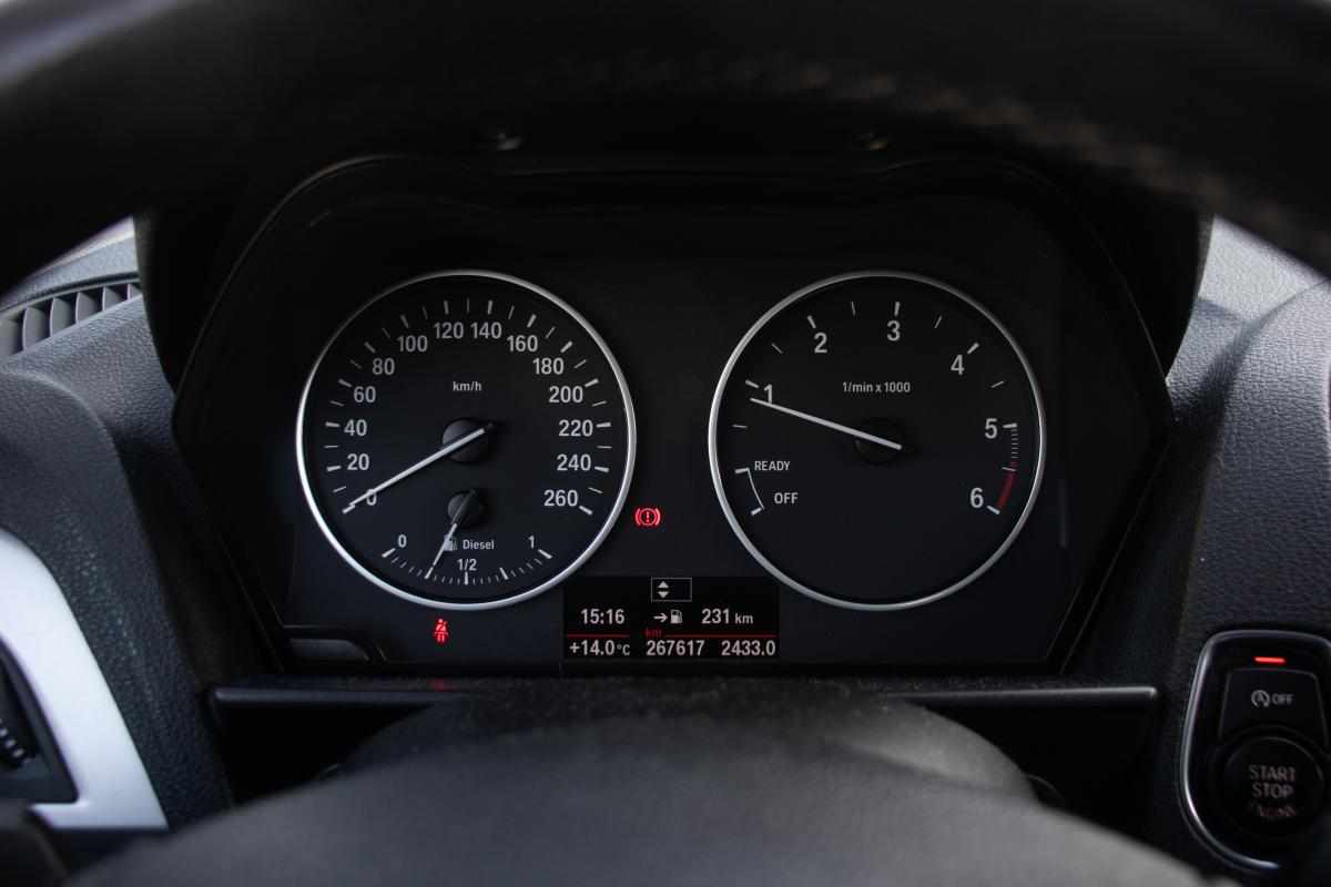 bmw-serie-1-116d-2012-diesel-1995cc