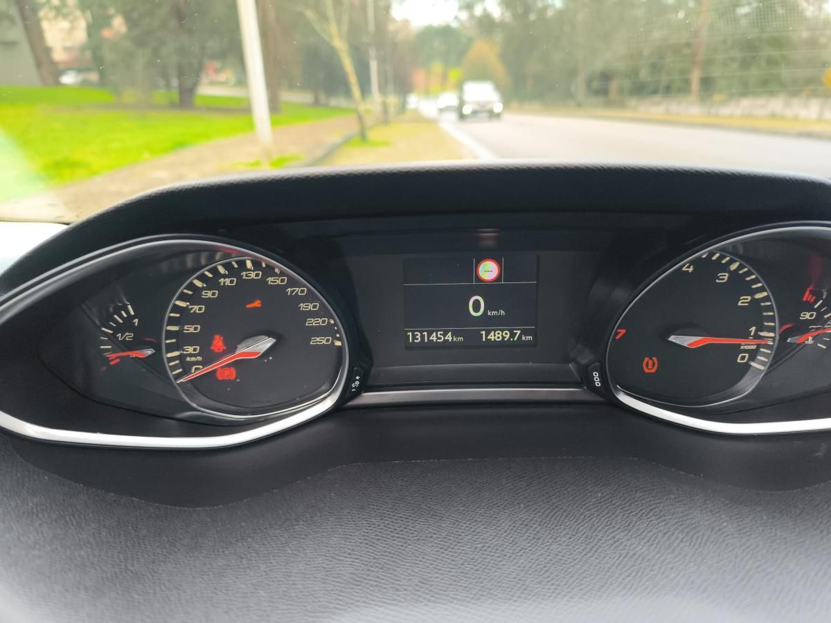 peugeot-308-sw-2018-gasolina-1199cc