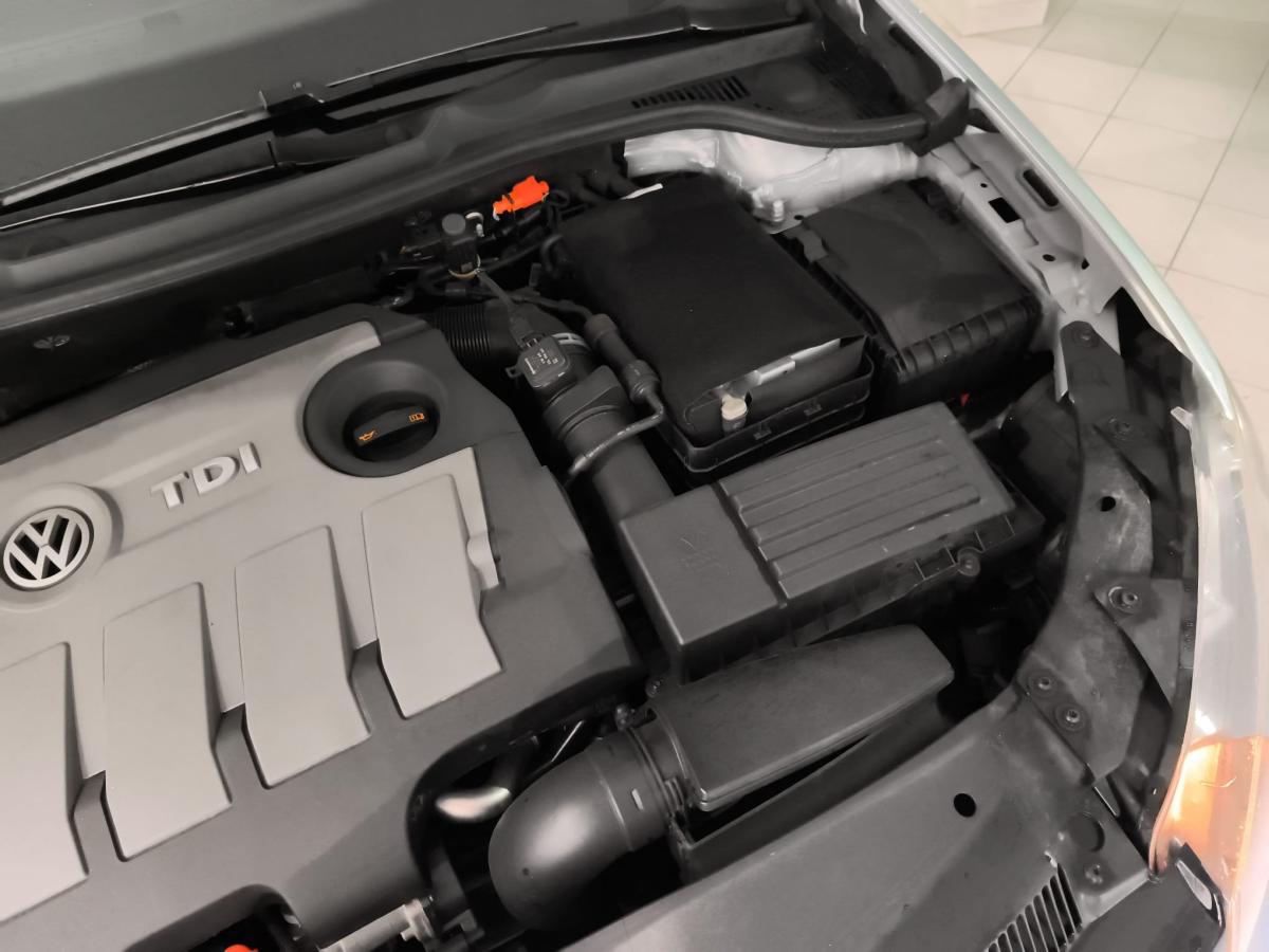 volkswagen-golf-cabriolet-2012-diesel-1598cc