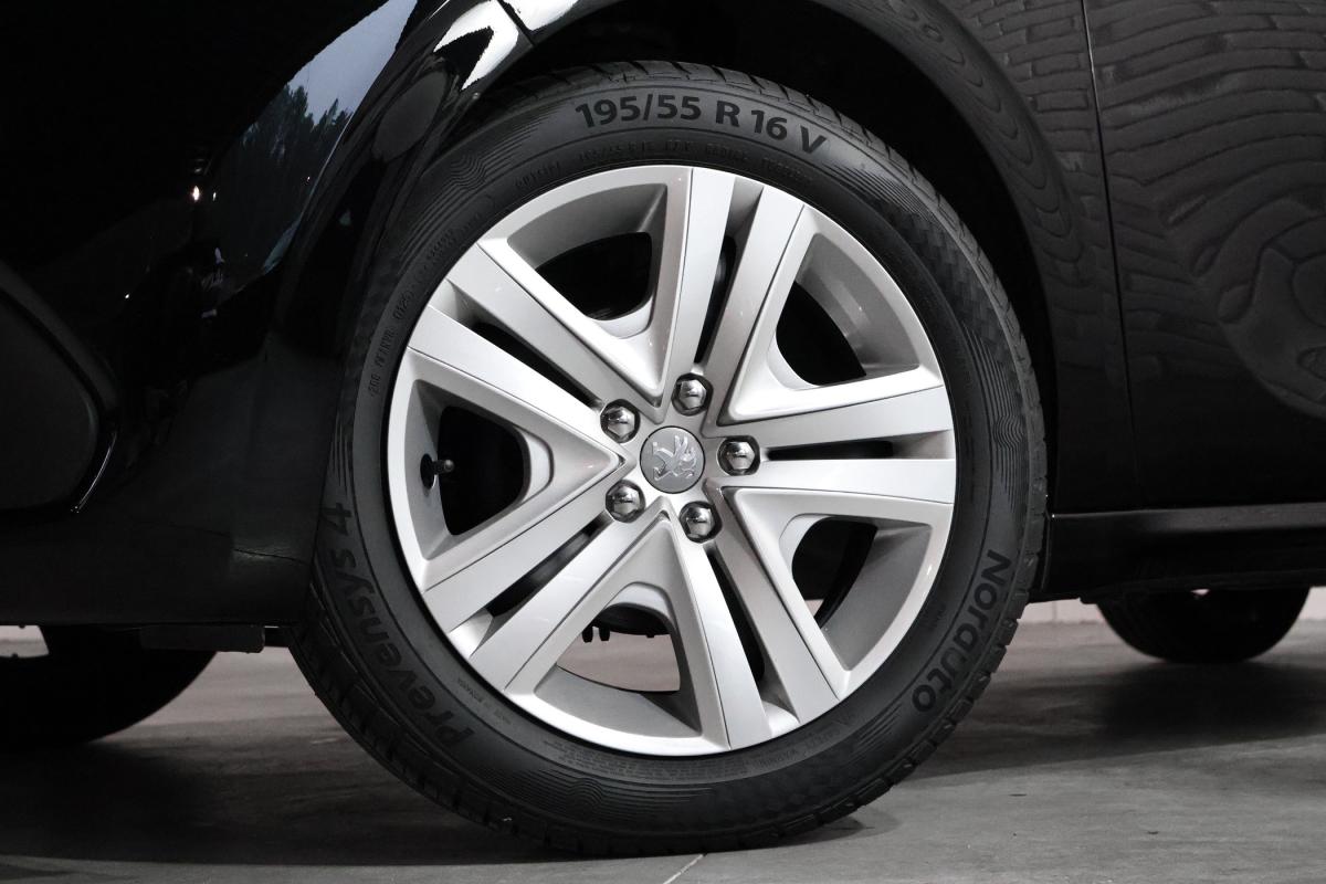 peugeot-208-2018-gasolina-1199cc
