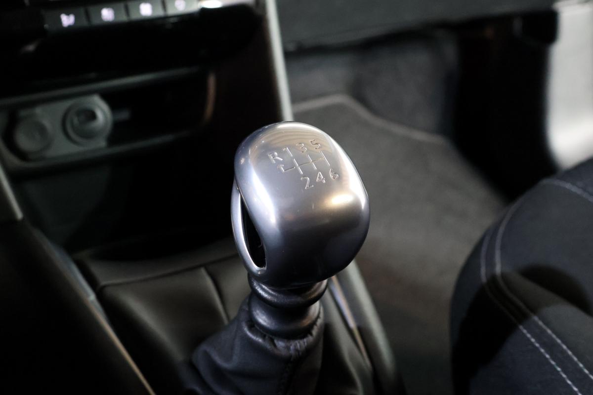 peugeot-208-2018-gasolina-1199cc