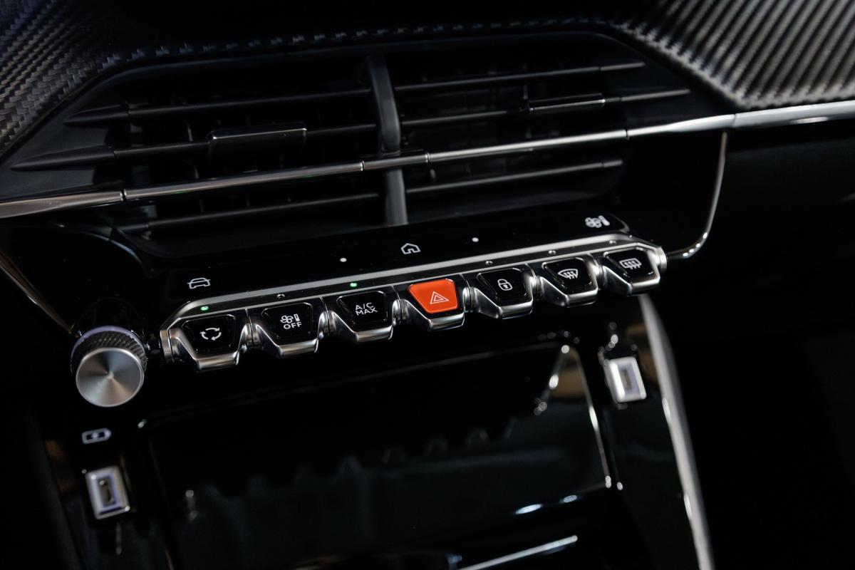 peugeot-208-2025-gasolina-1199cc