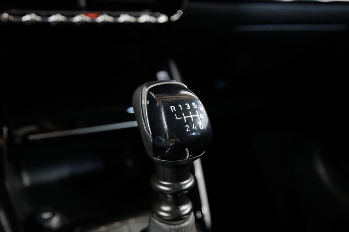 peugeot-208-2025-gasolina-1199cc