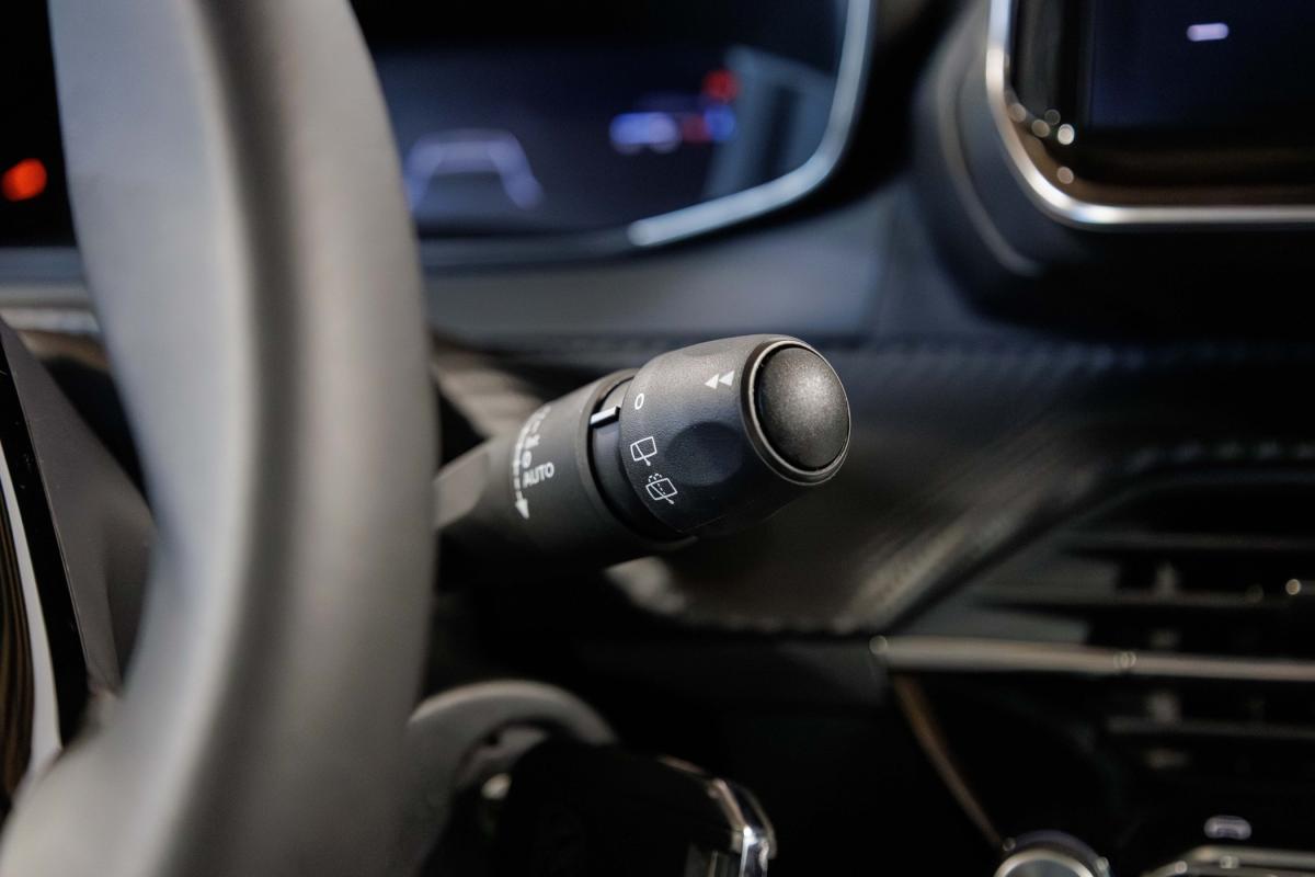 peugeot-208-2025-gasolina-1199cc