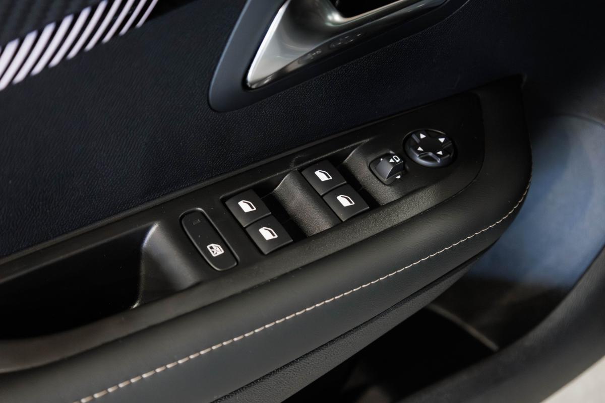 peugeot-208-2025-gasolina-1199cc