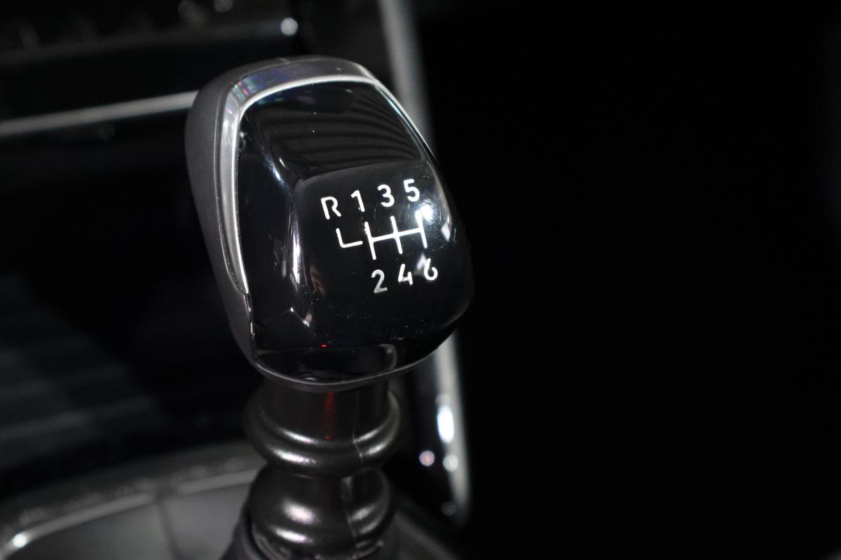 peugeot-208-2025-gasolina-1199cc