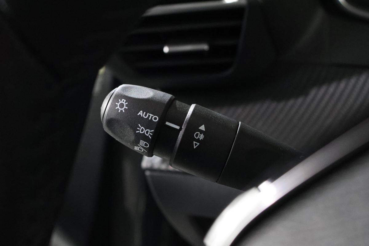 peugeot-208-2025-gasolina-1199cc