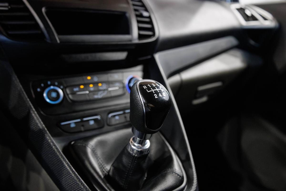ford-transit-connect-2023-diesel-1499cc