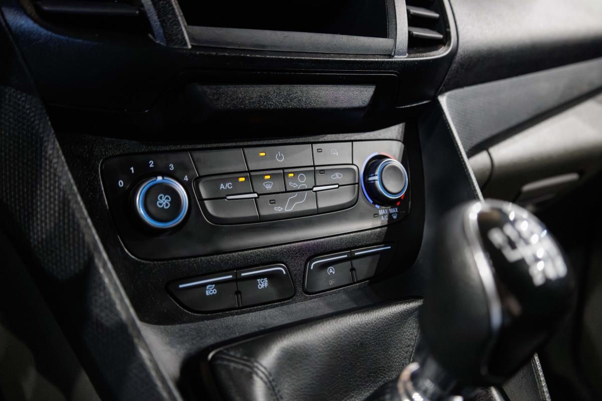 ford-transit-connect-2023-diesel-1499cc