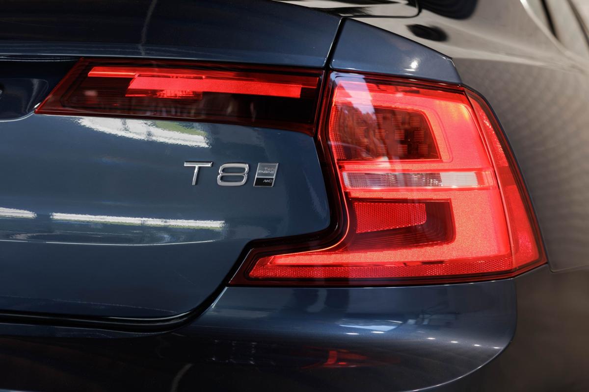 volvo-s90-2018-hibrido-a-gasolina-1969cc