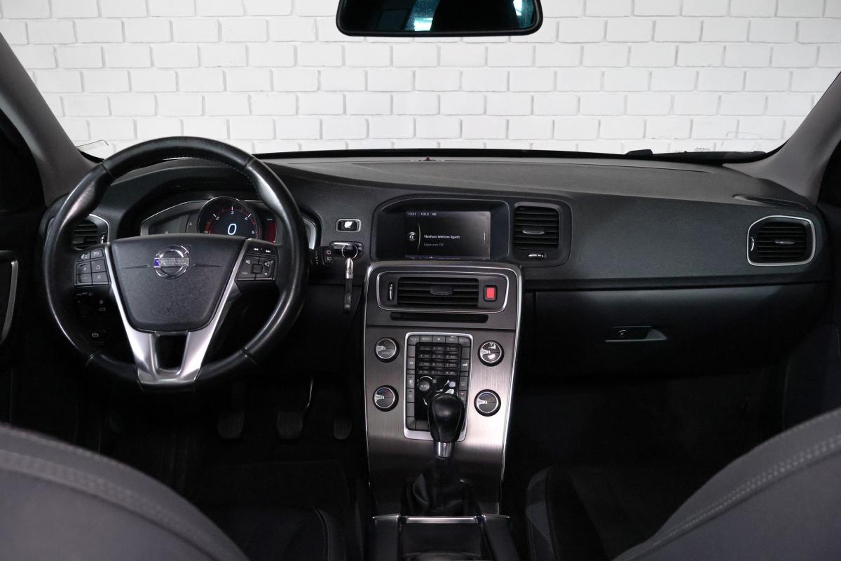 volvo-v60-2013-diesel-1560cc