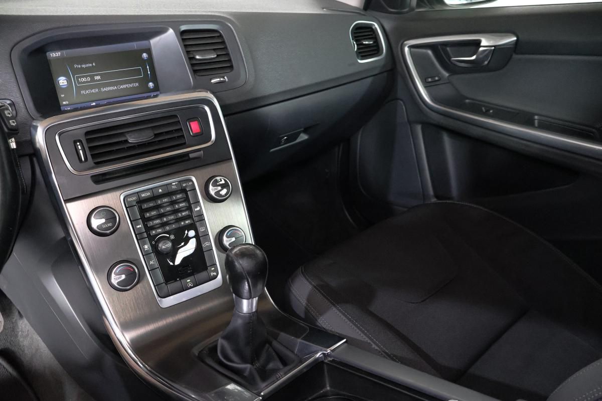 volvo-v60-2013-diesel-1560cc