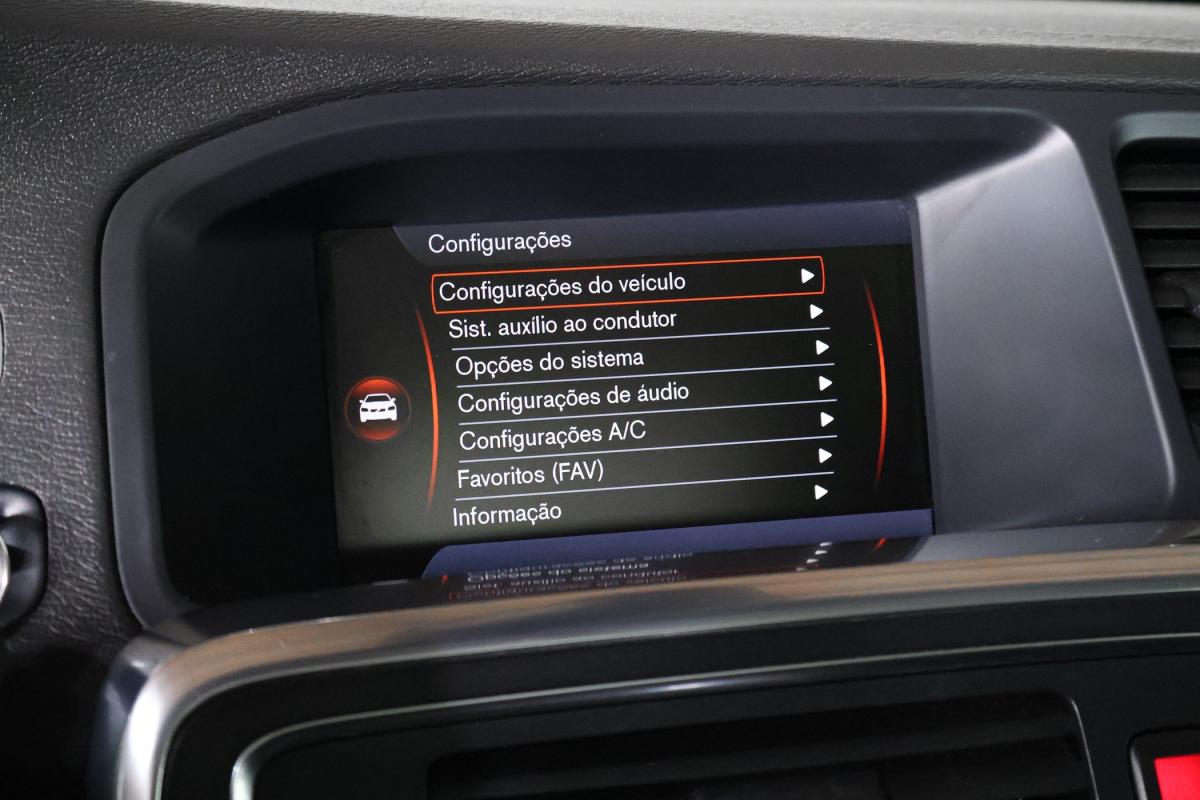volvo-v60-2013-diesel-1560cc