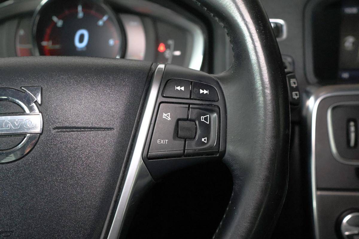 volvo-v60-2013-diesel-1560cc