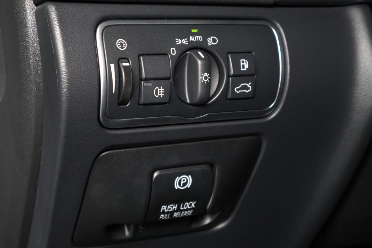 volvo-v60-2013-diesel-1560cc