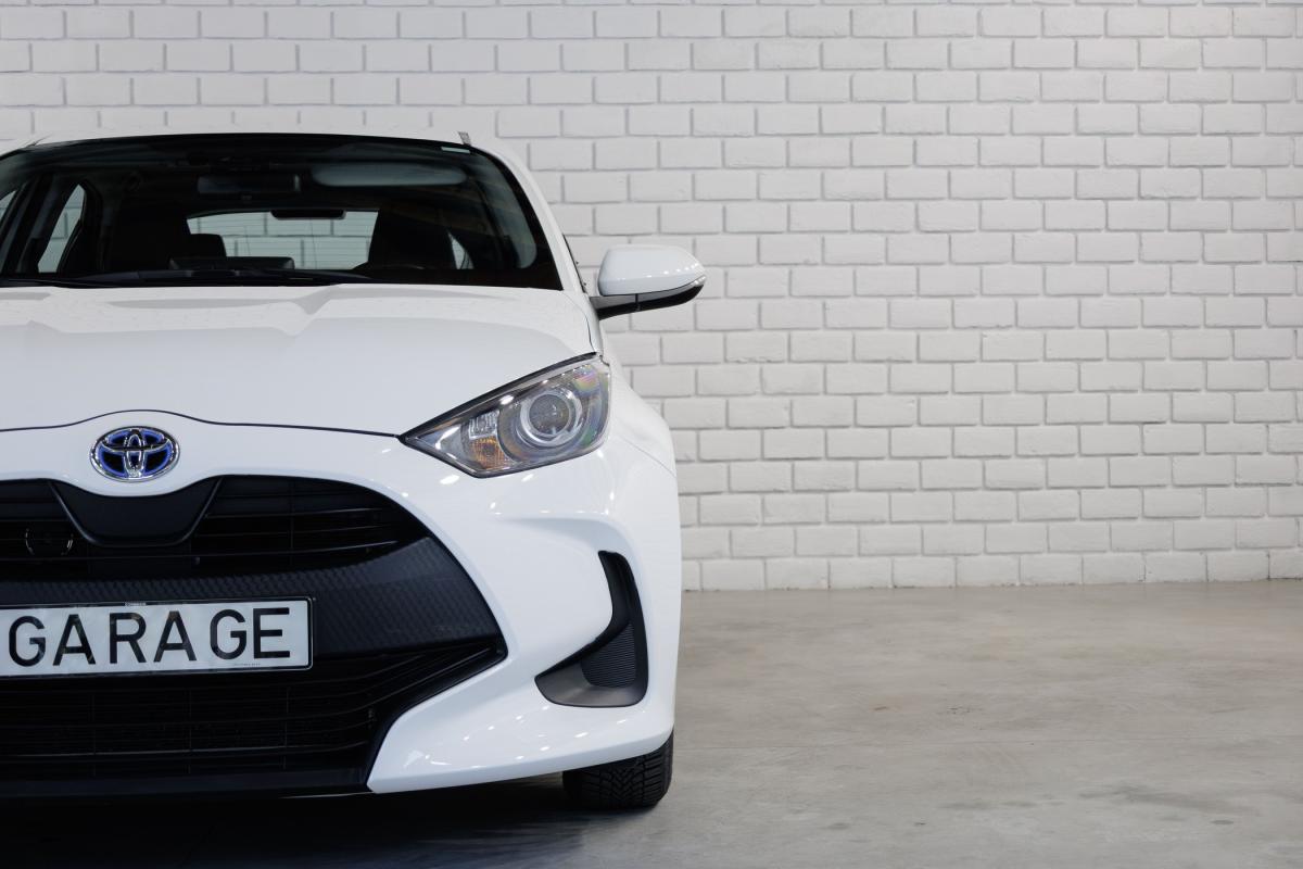 toyota-yaris-2022-hibrido-a-gasolina-1490cc
