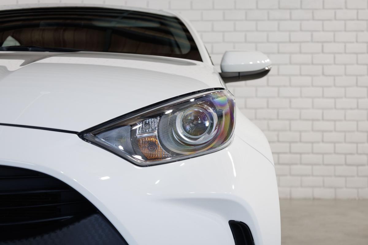 toyota-yaris-2022-hibrido-a-gasolina-1490cc