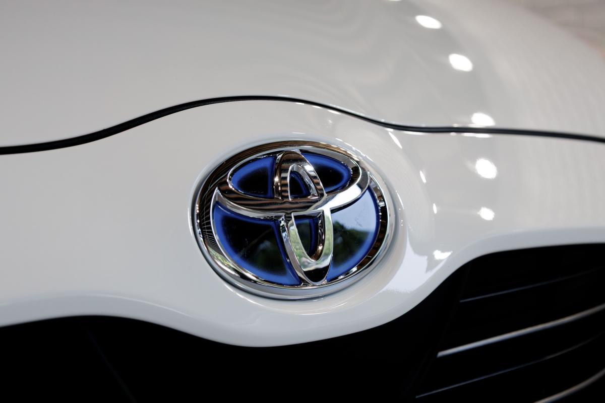 toyota-yaris-2022-hibrido-a-gasolina-1490cc