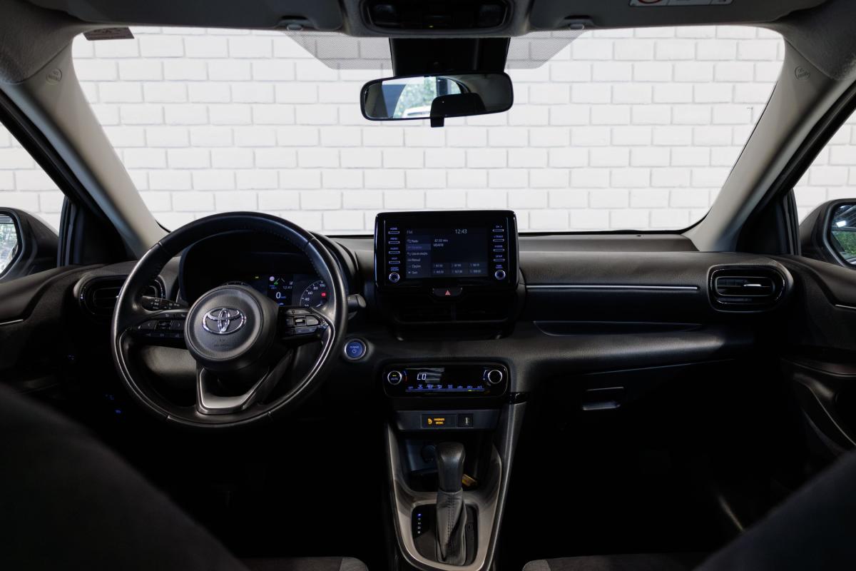 toyota-yaris-2022-hibrido-a-gasolina-1490cc