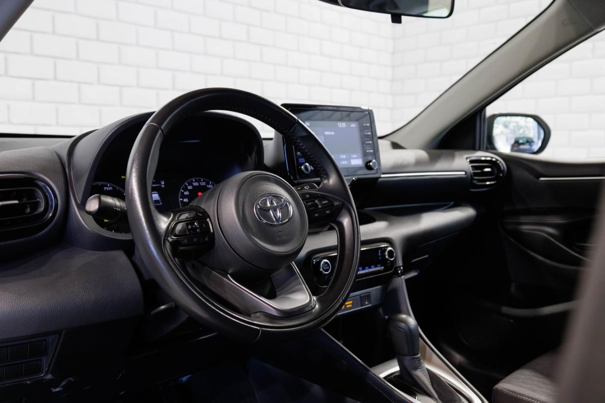 toyota-yaris-2022-hibrido-a-gasolina-1490cc