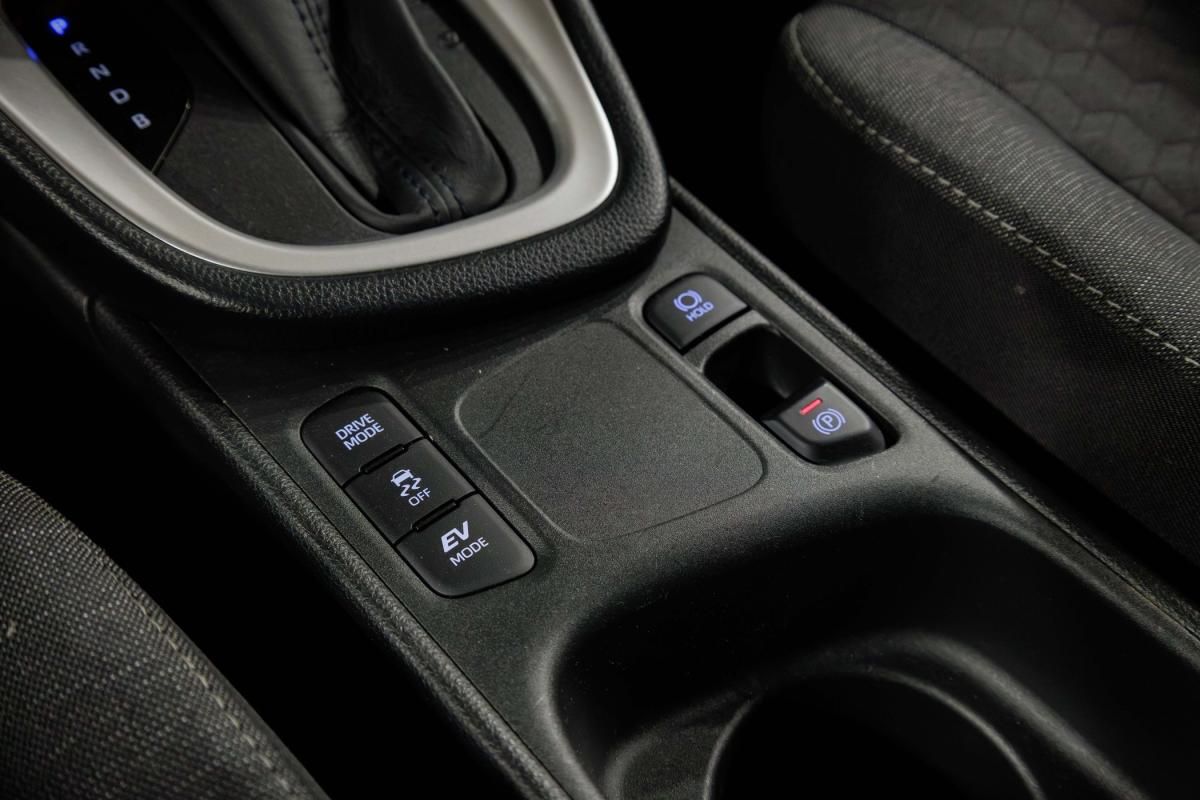 toyota-yaris-2022-hibrido-a-gasolina-1490cc