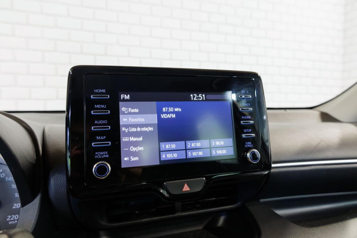 toyota-yaris-2022-hibrido-a-gasolina-1490cc