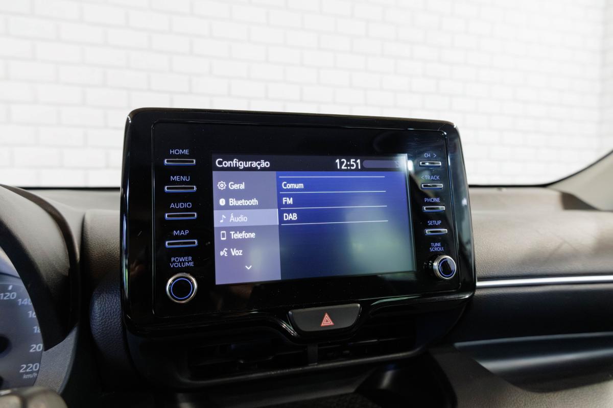 toyota-yaris-2022-hibrido-a-gasolina-1490cc