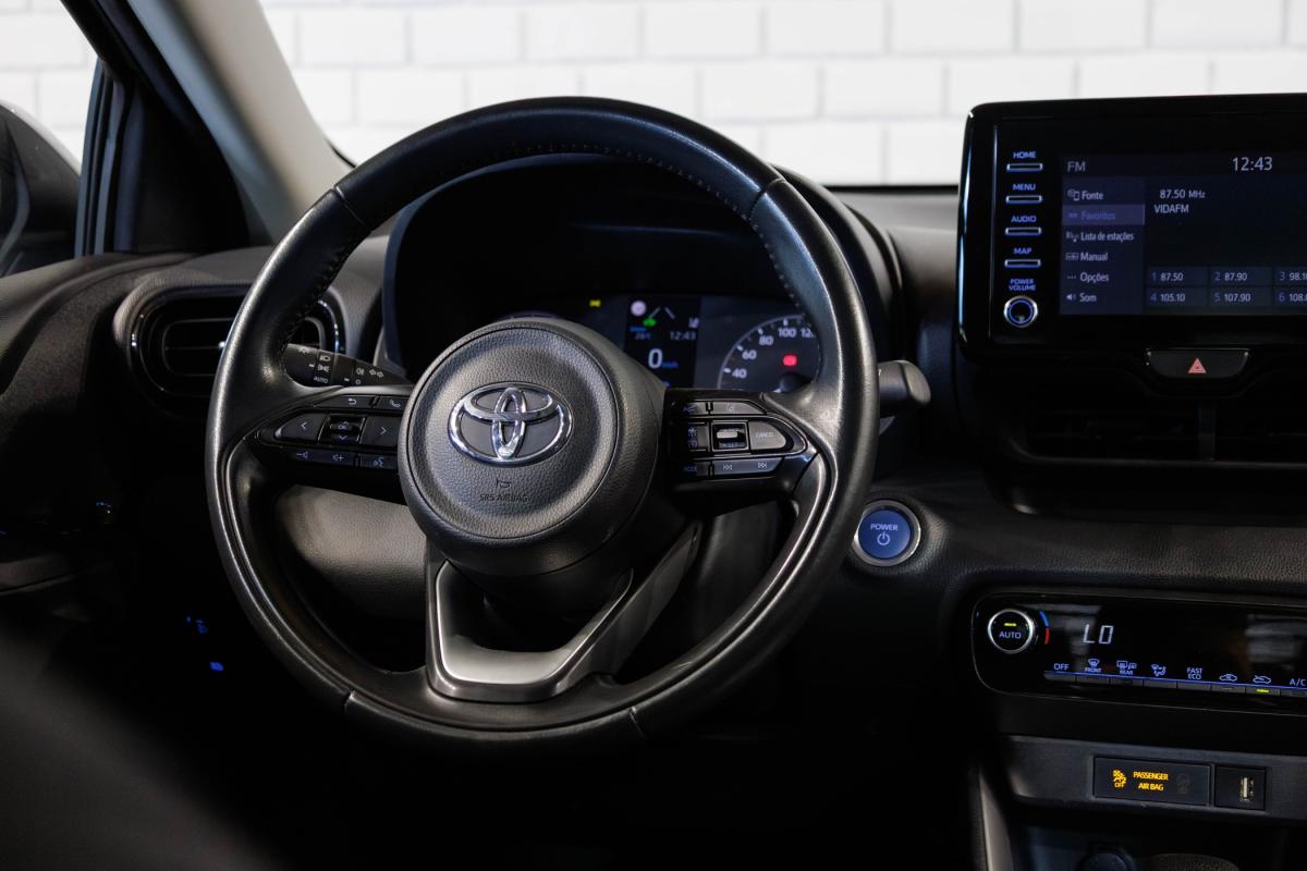 toyota-yaris-2022-hibrido-a-gasolina-1490cc