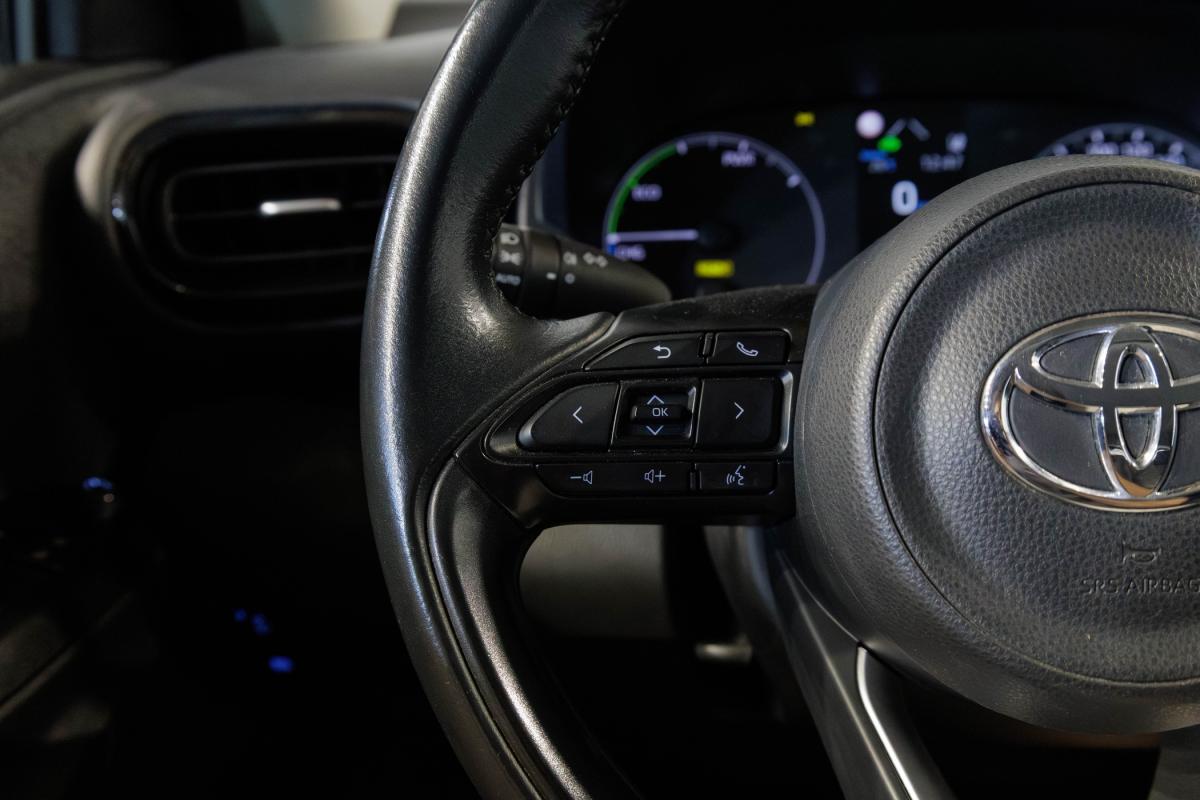 toyota-yaris-2022-hibrido-a-gasolina-1490cc