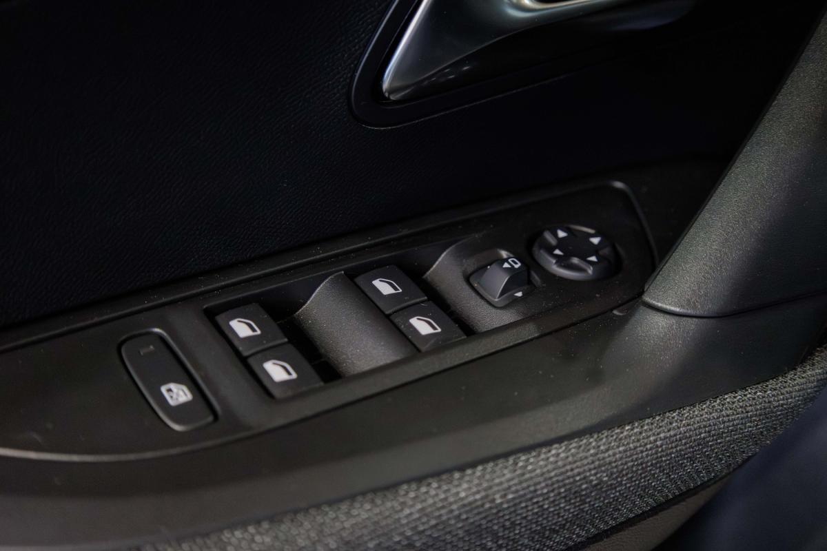 peugeot-2008-2025-gasolina-1199cc