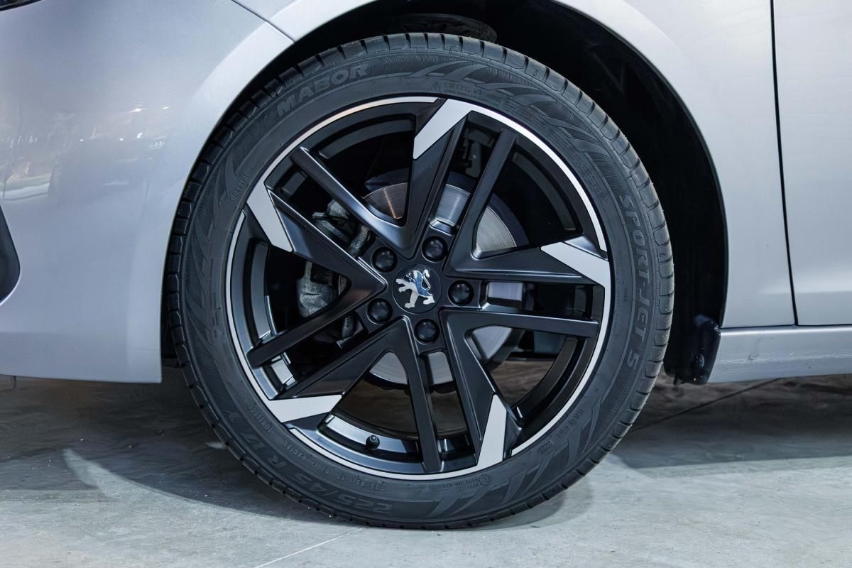 peugeot-308-2020-gasolina-1199cc