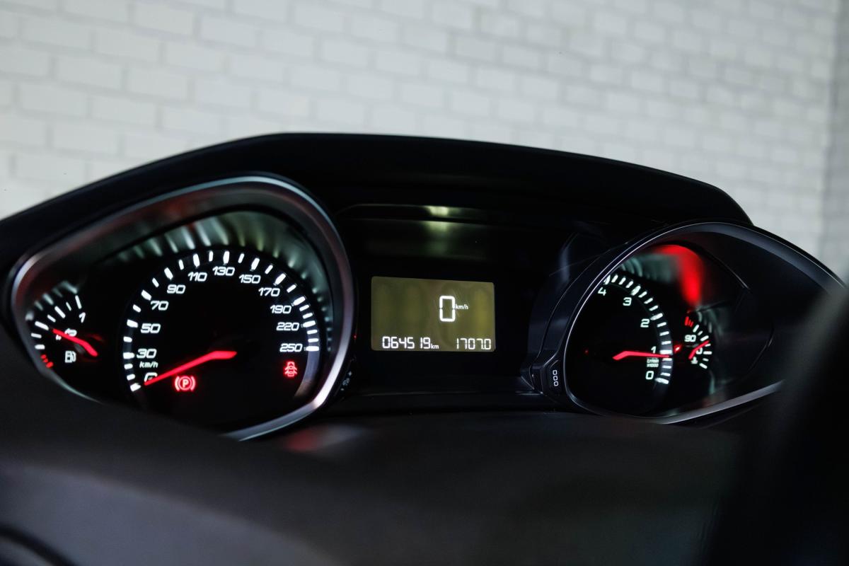 peugeot-308-2020-gasolina-1199cc