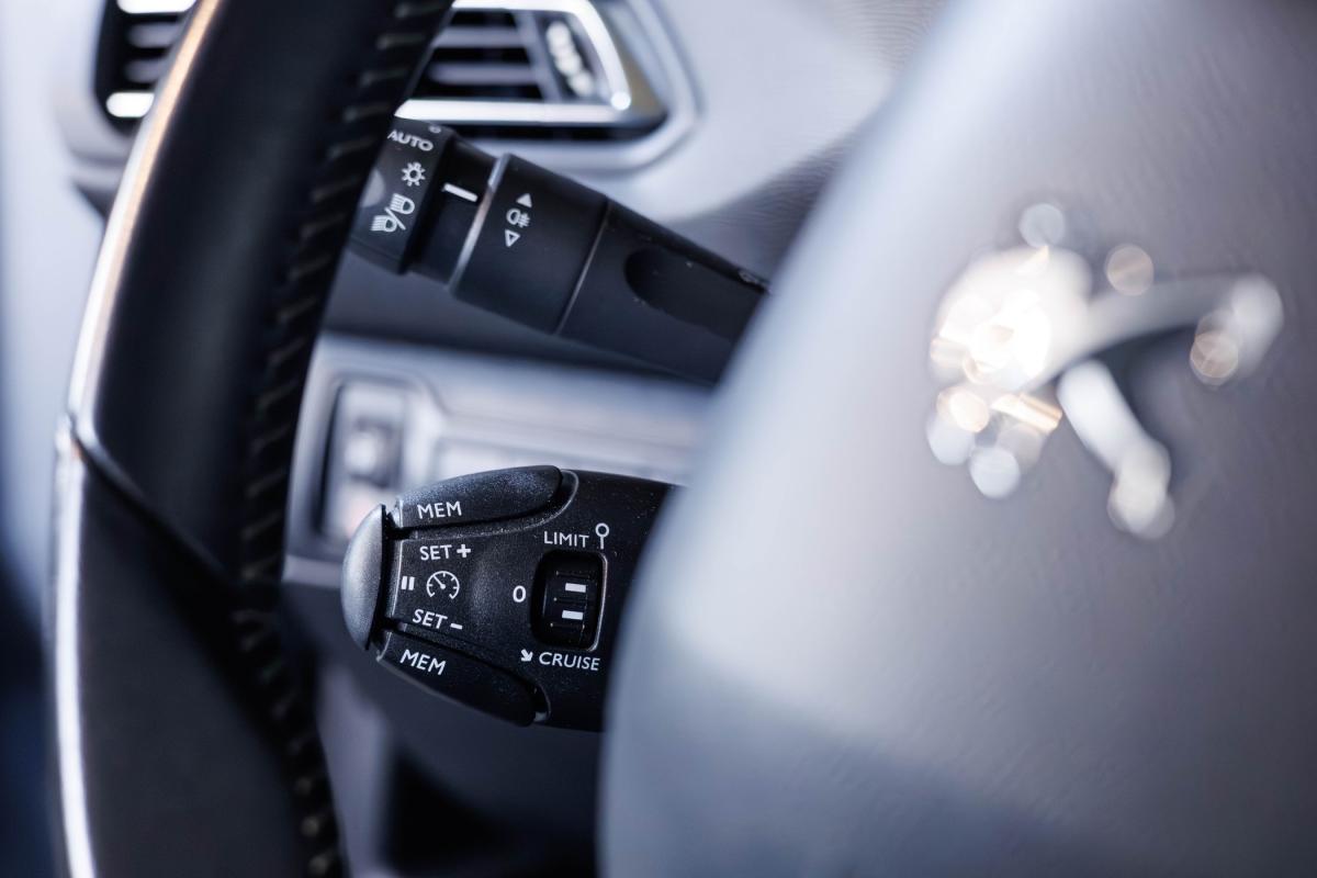 peugeot-308-2020-gasolina-1199cc
