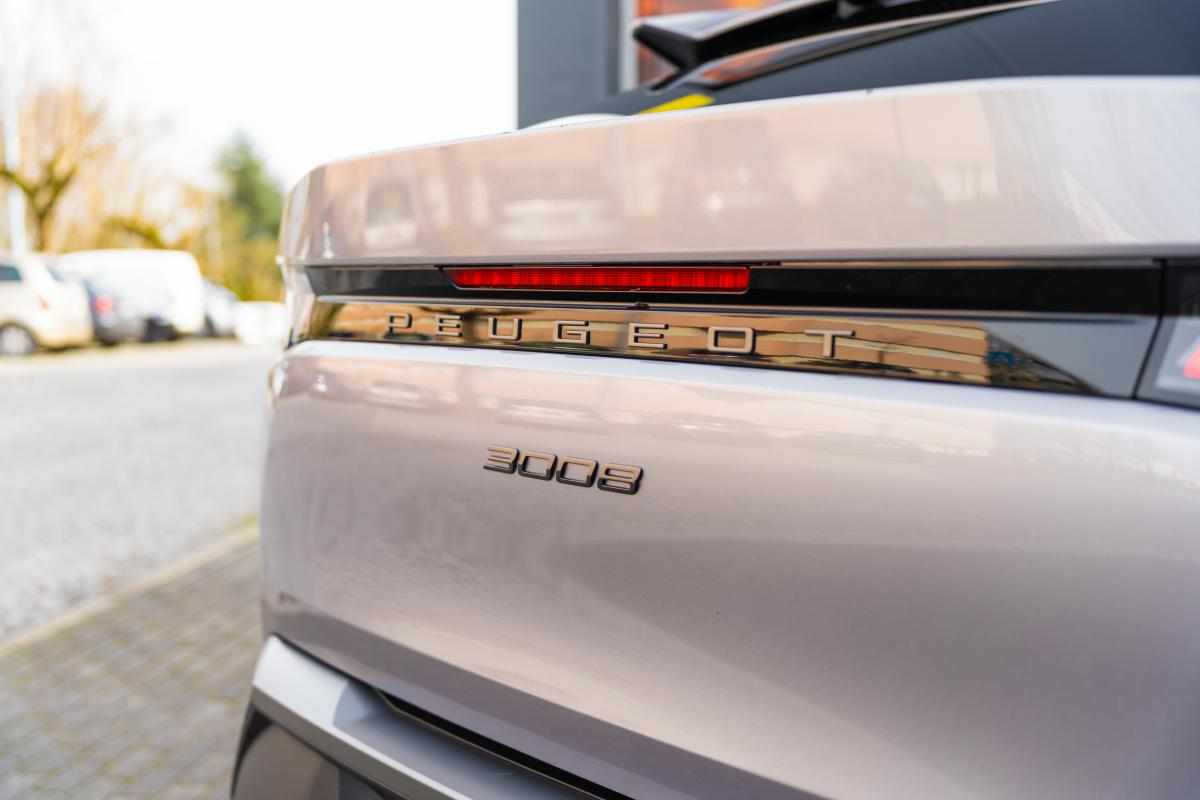 peugeot-3008-1-2-hybrid-2024-gasolina-1199cc