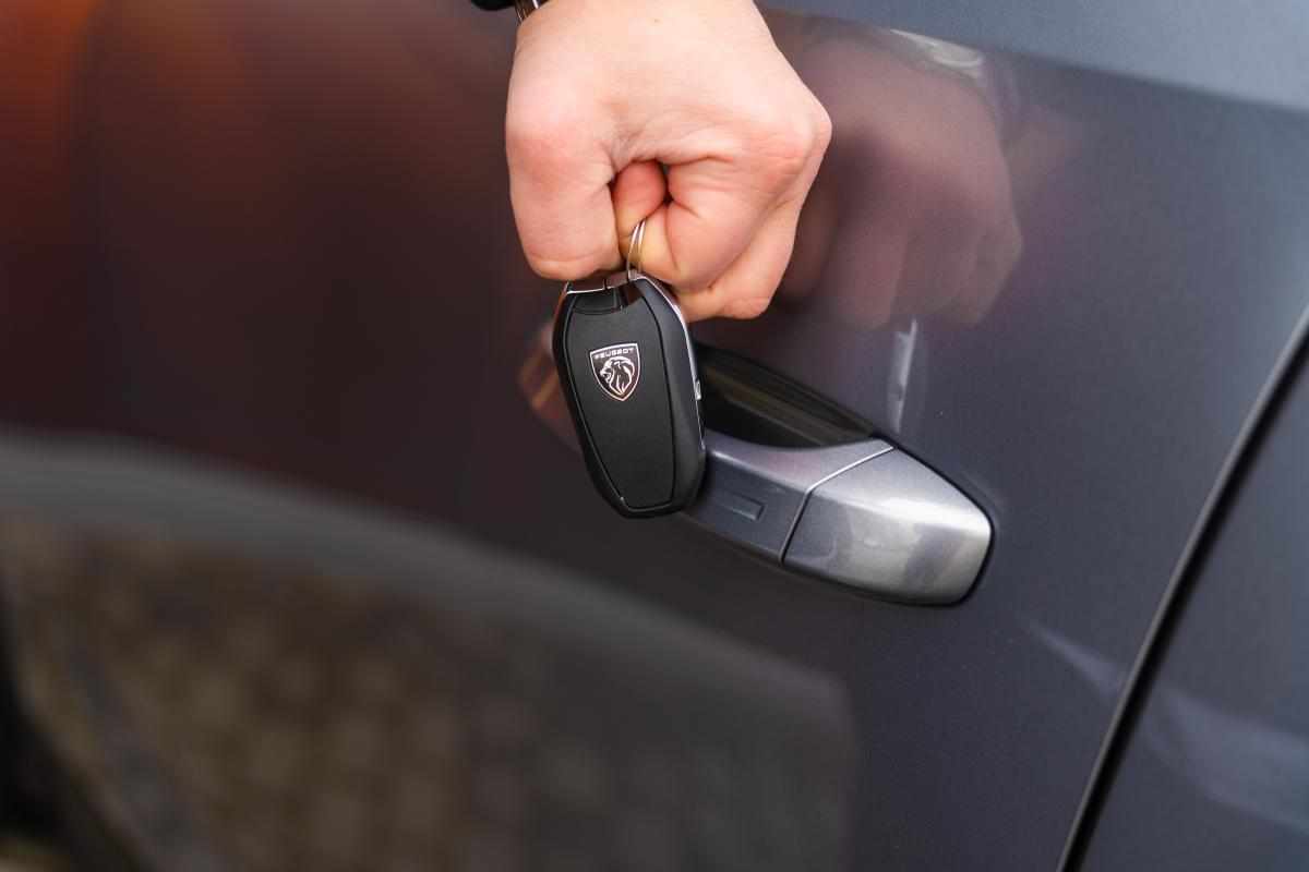 peugeot-3008-1-2-hybrid-2024-gasolina-1199cc