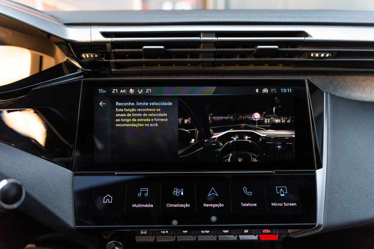peugeot-308-1-6-hybrid-2023-gasolina-1598cc