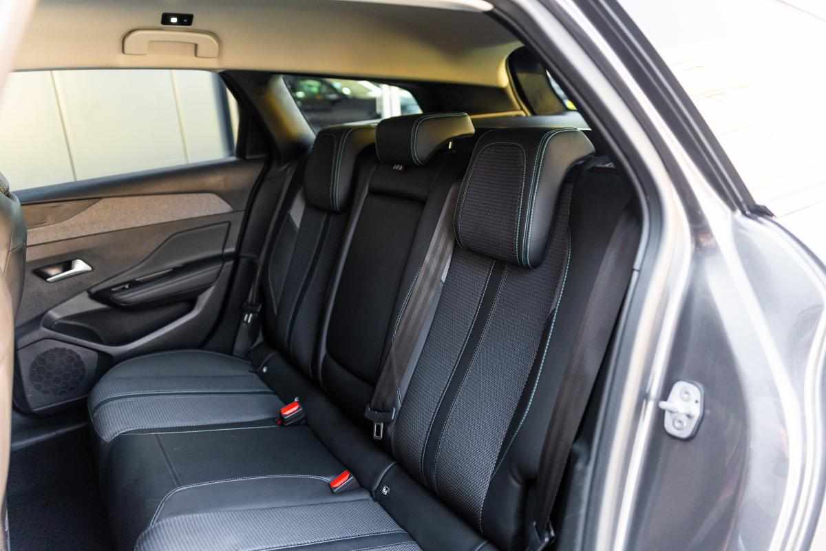 peugeot-308-1-6-hybrid-2023-gasolina-1598cc
