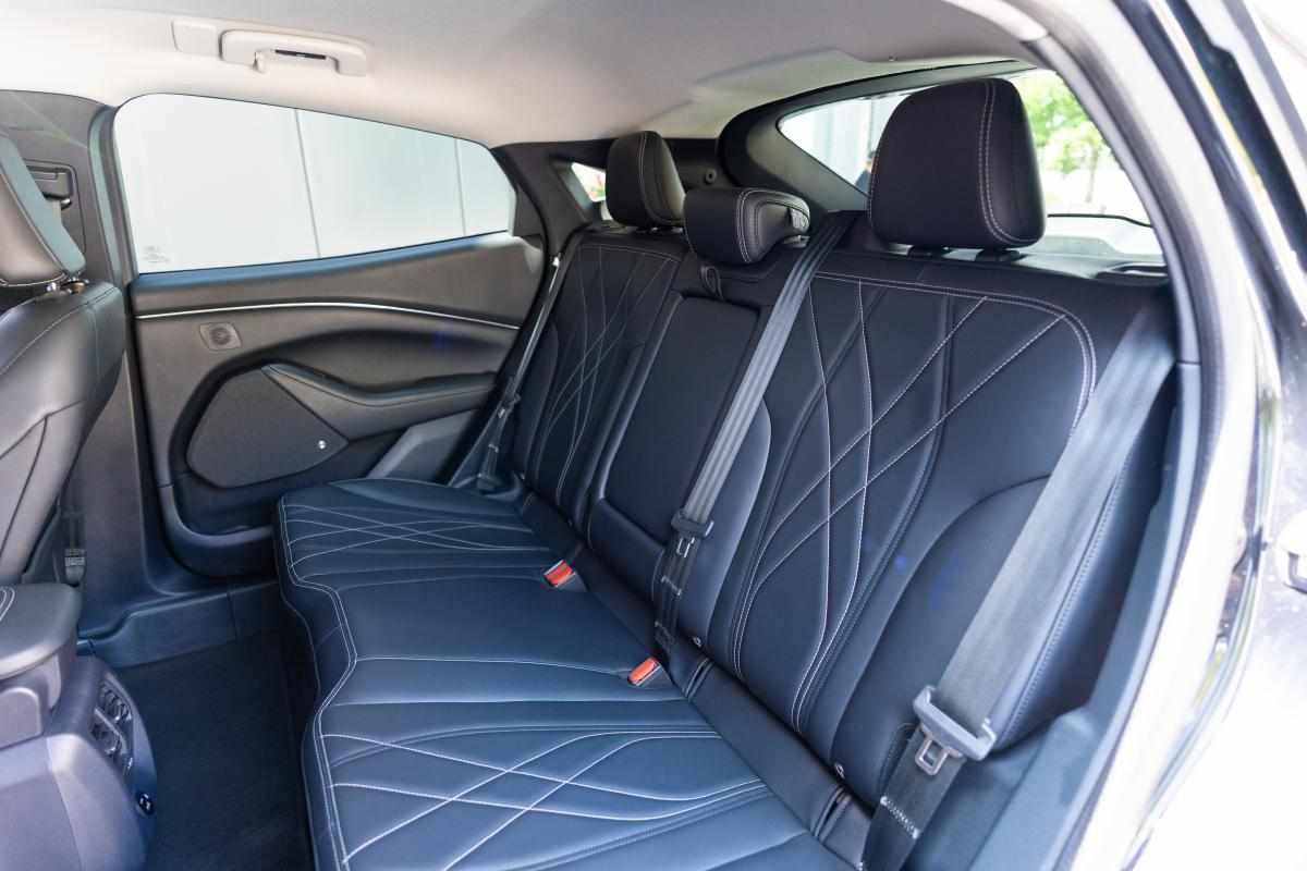ford-mustang-mach-e-standard-range-2022-eletrico