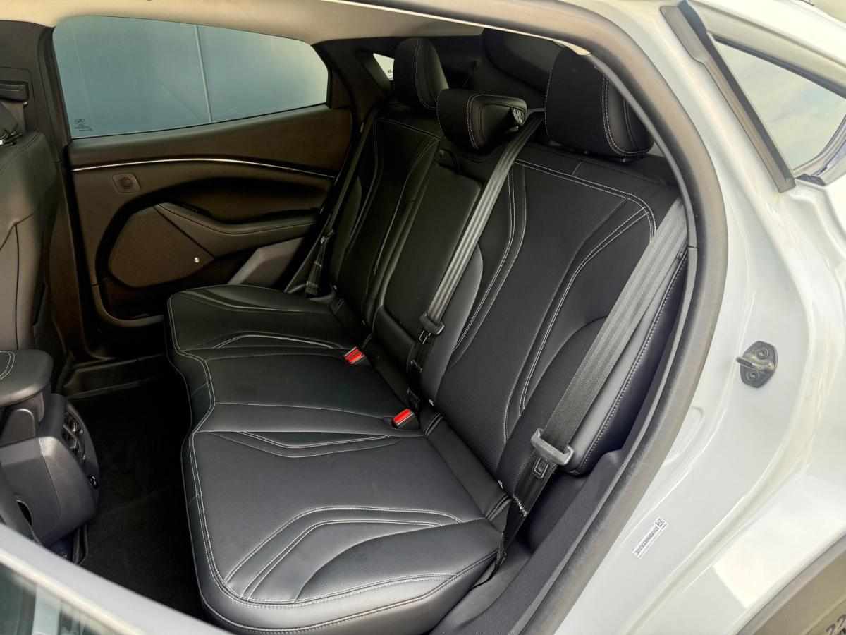 ford-mustang-mach-e-standard-range-awd-2023-eletrico