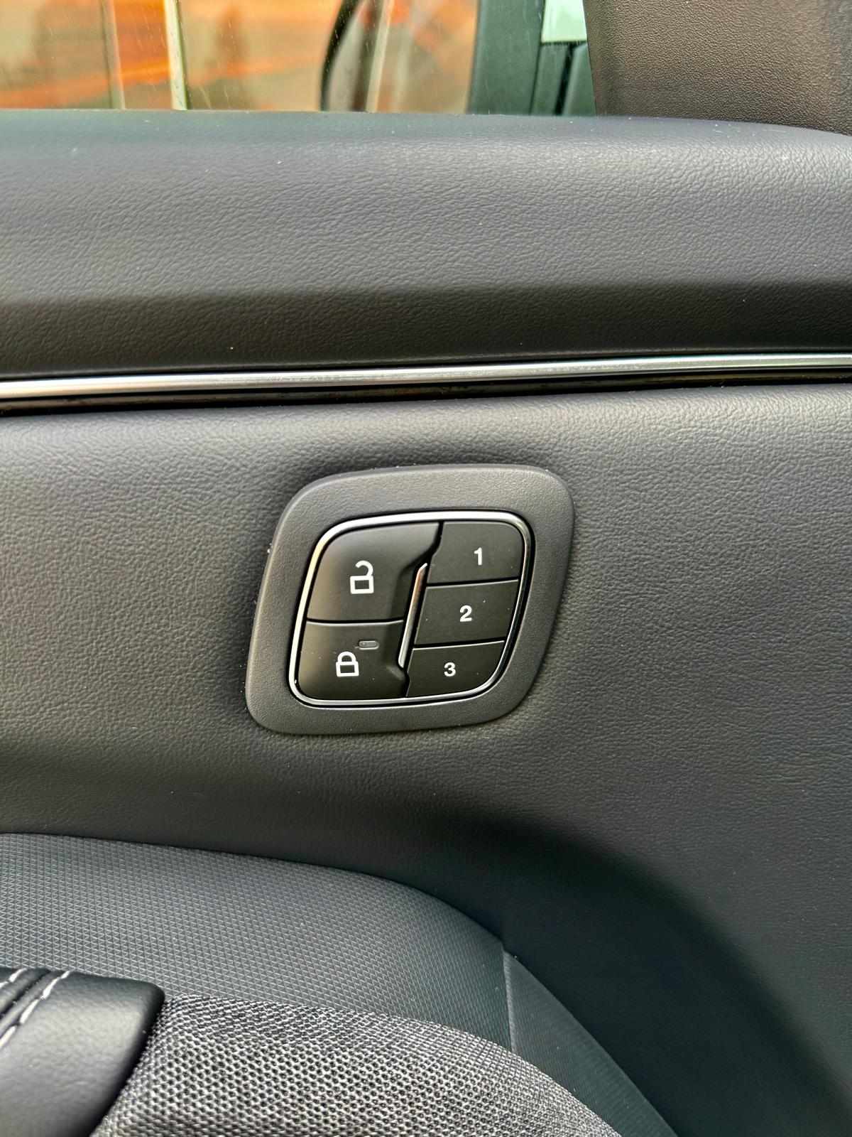 ford-mustang-mach-e-standard-range-awd-2023-eletrico