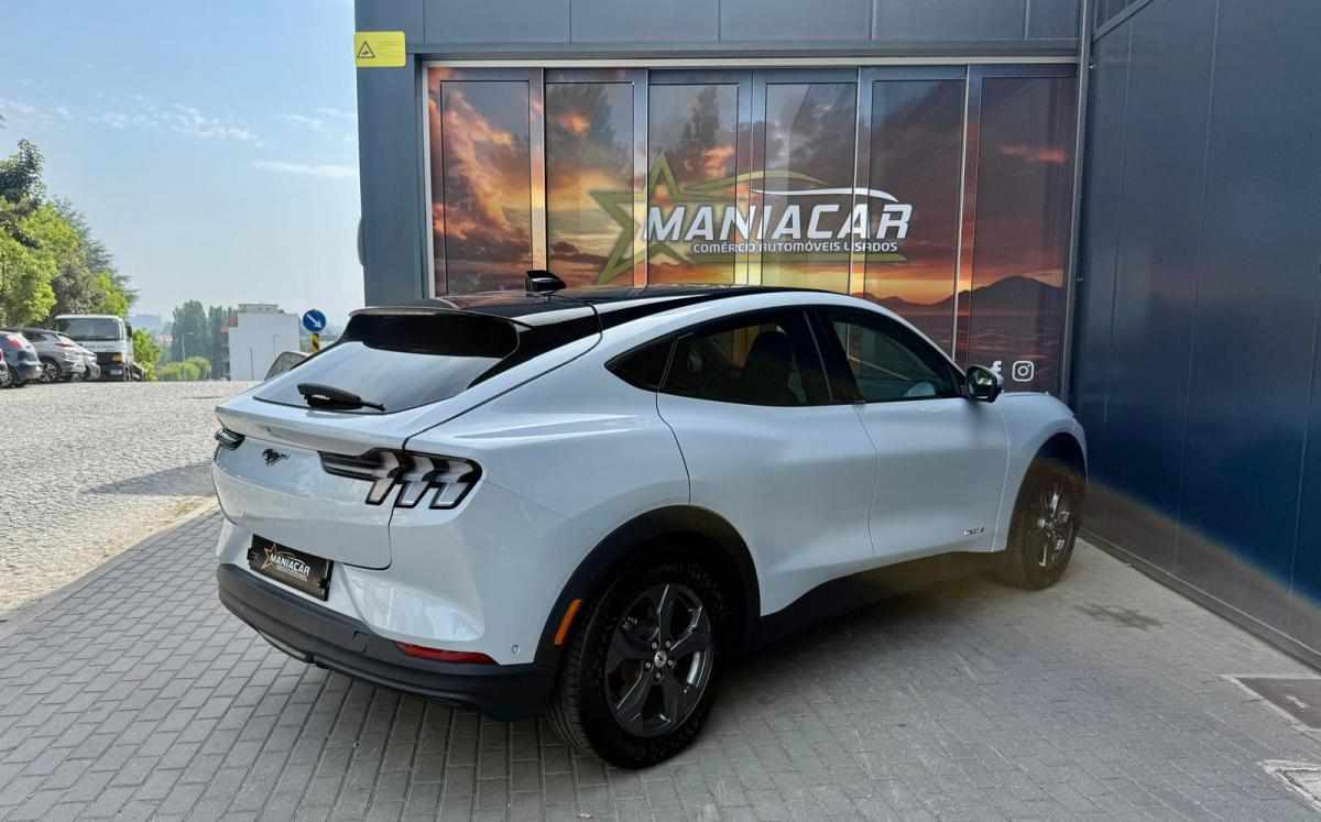 ford-mustang-mach-e-standard-range-awd-2023-eletrico
