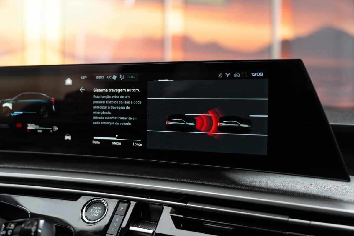 peugeot-3008-1-2-hybrid-2024-gasolina-1199cc