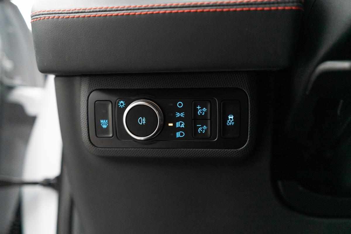 ford-mustang-mach-e-standard-range-awd-2022-eletrico