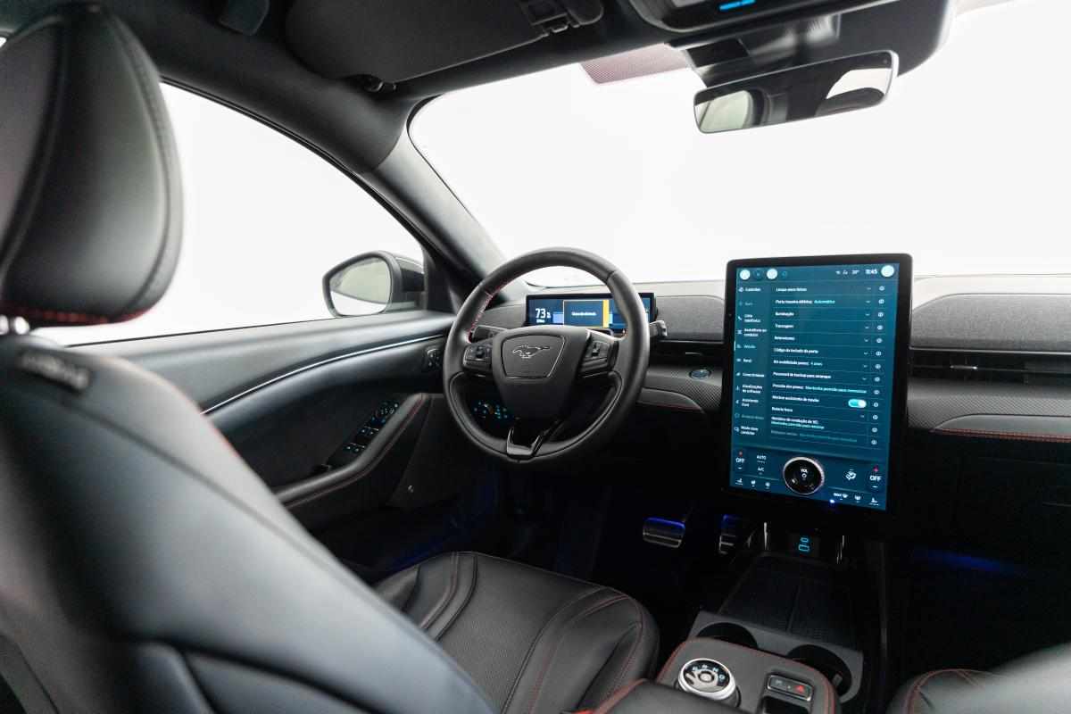 ford-mustang-mach-e-standard-range-awd-2022-eletrico