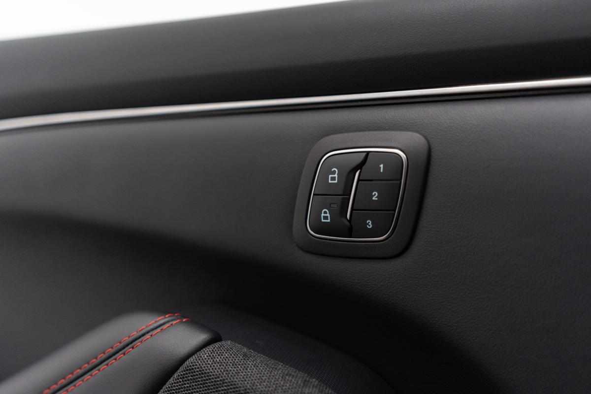 ford-mustang-mach-e-standard-range-awd-2022-eletrico