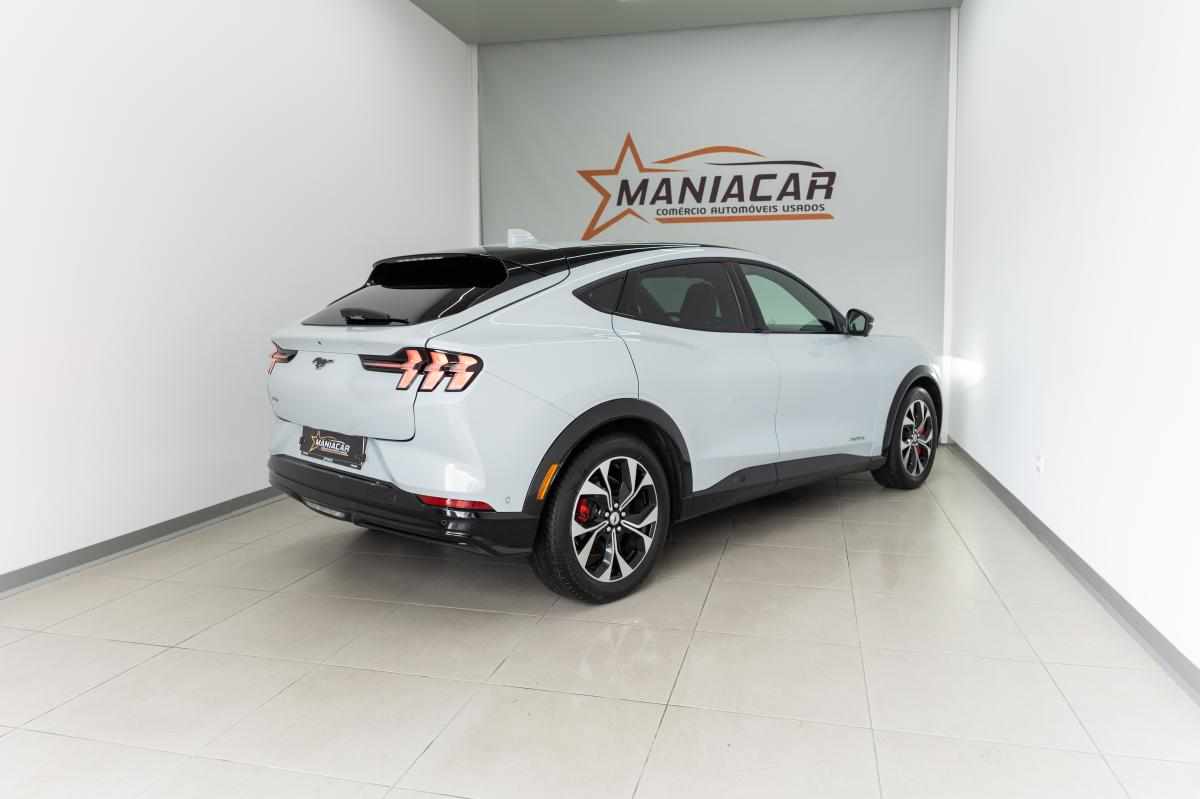 ford-mustang-mach-e-standard-range-awd-2022-eletrico